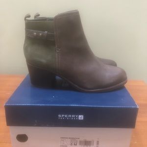 Sperry Boots 8 (suede, leather) new, never worn